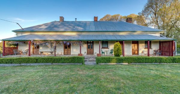 Charming cafe, acreage and 1840s homestead in bushranger country to go under hammer