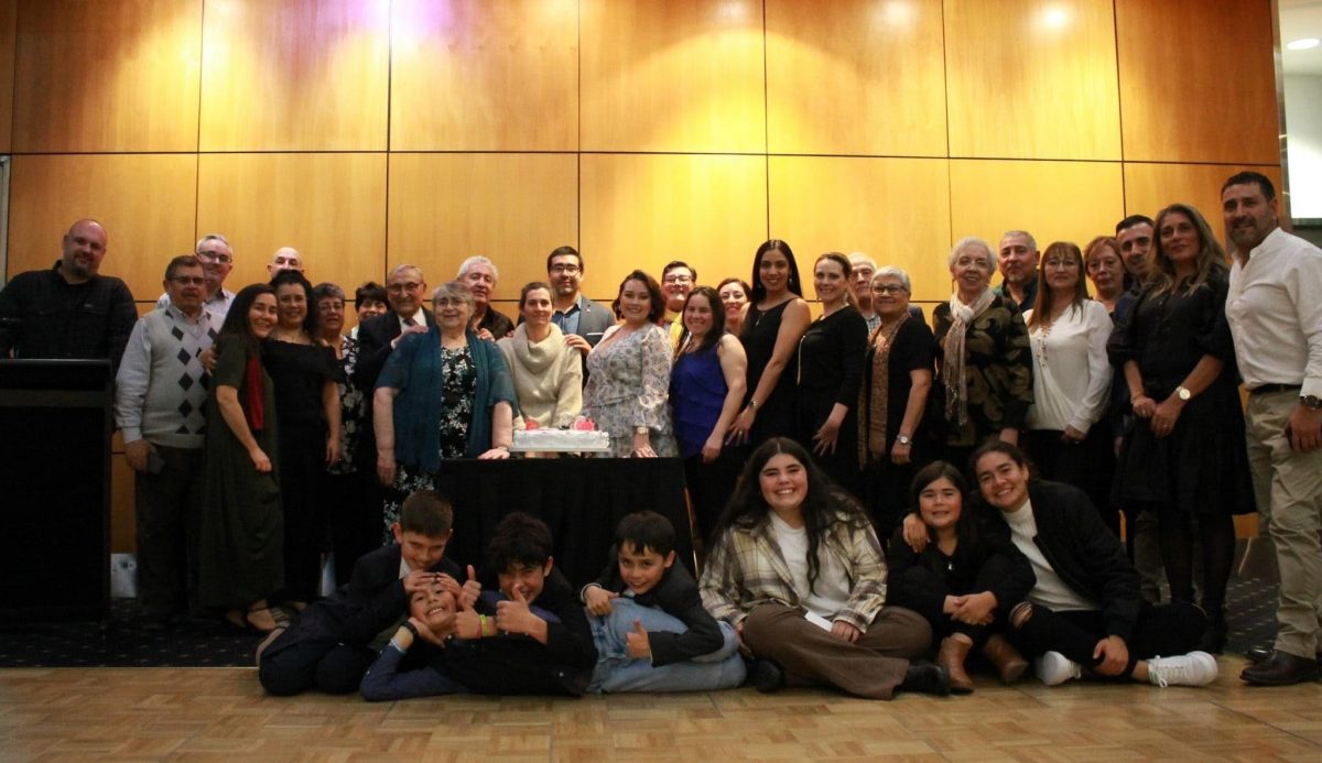 Group of Chilean Canberrans gathering 