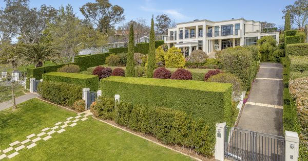 Astounding $9 million Deakin property sets new Canberra residential property sale record