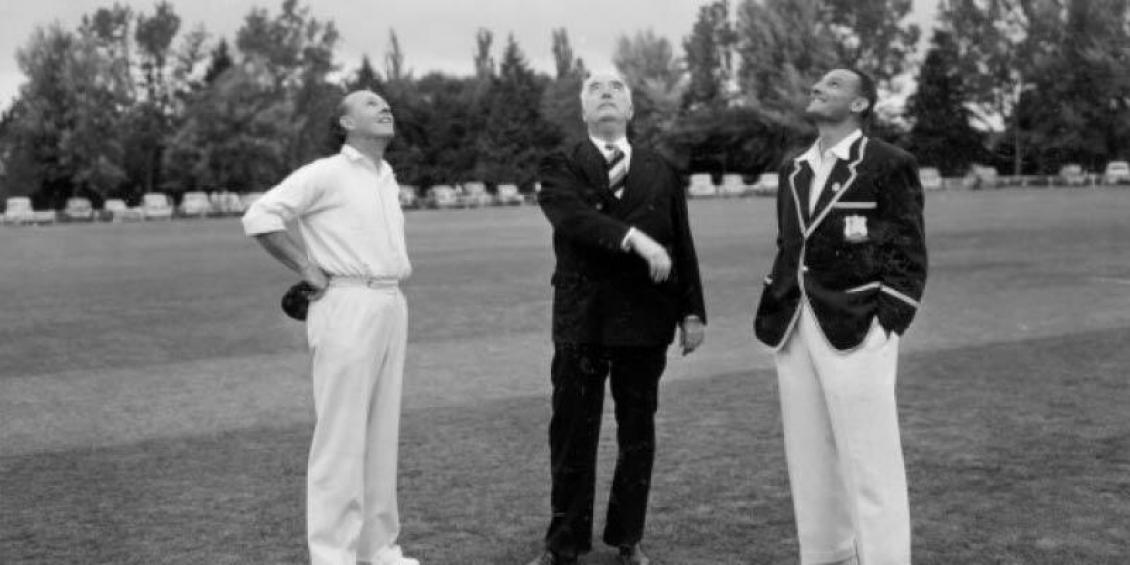 coin toss at the cricket in 1951