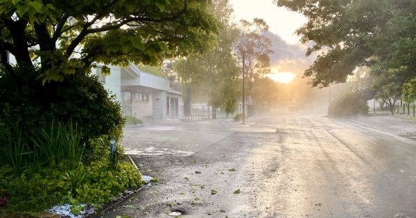 UPDATED: 240 properties still without power after Sunday South Canberra hailstorm