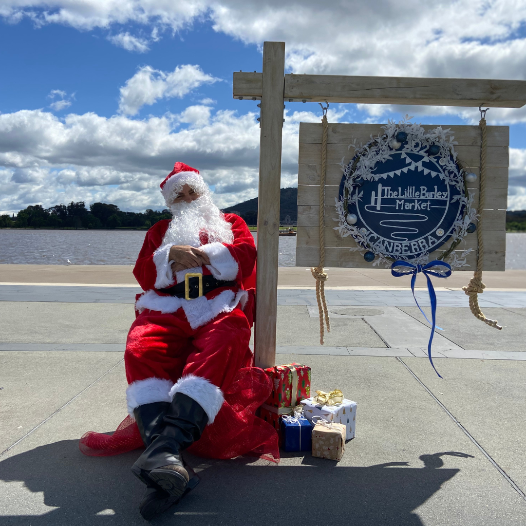 santa at the markets