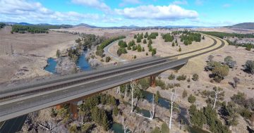 Molonglo Bridge project still awaits a contract but the ACT Government insists it will open in 2025