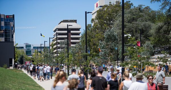 Canberra universities set to welcome Chinese international students as China lifts travel restrictions