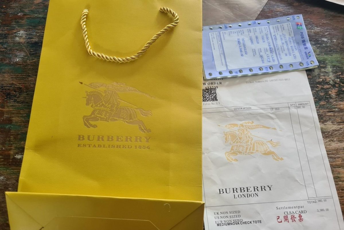 Burberry Scarf: Fake vs Real & How to Avoid Getting Scammed