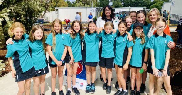 Construction set to start on permanent Bungendore High as students begin, pool shut date decided