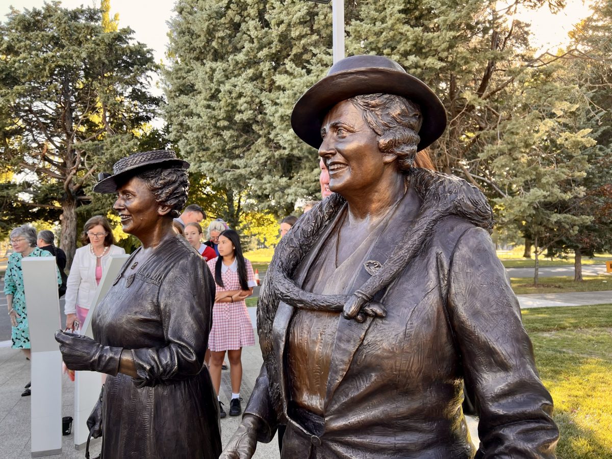 Sculpture of two women