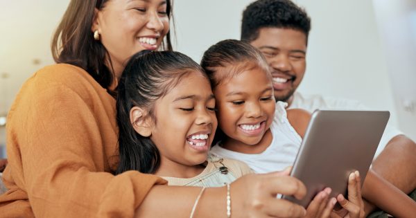 New opportunity for multicultural and Indigenous families to build digital safety skills