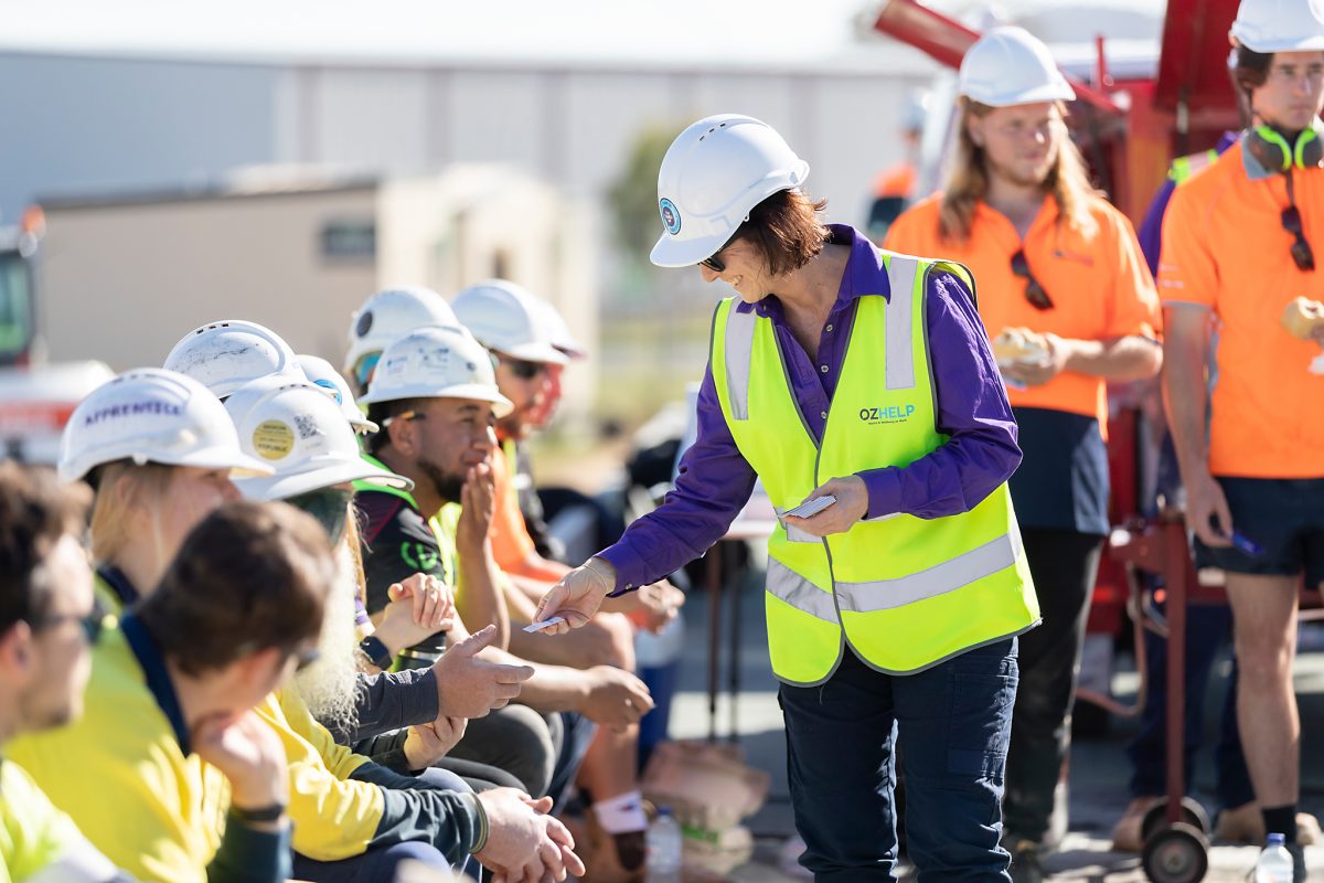 OzHelp interacts with construction workers