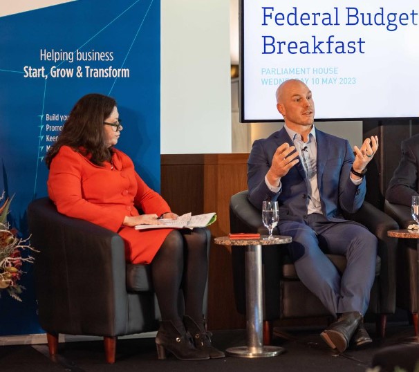 Karen Middleton and ACT Senator David Pocock 