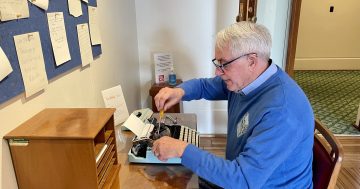 Meet Canberra's only typewriter repairer - who once owned nearly 1000 of them