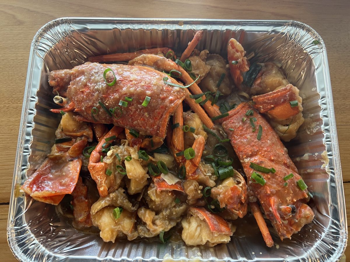 tray of lobster noodles