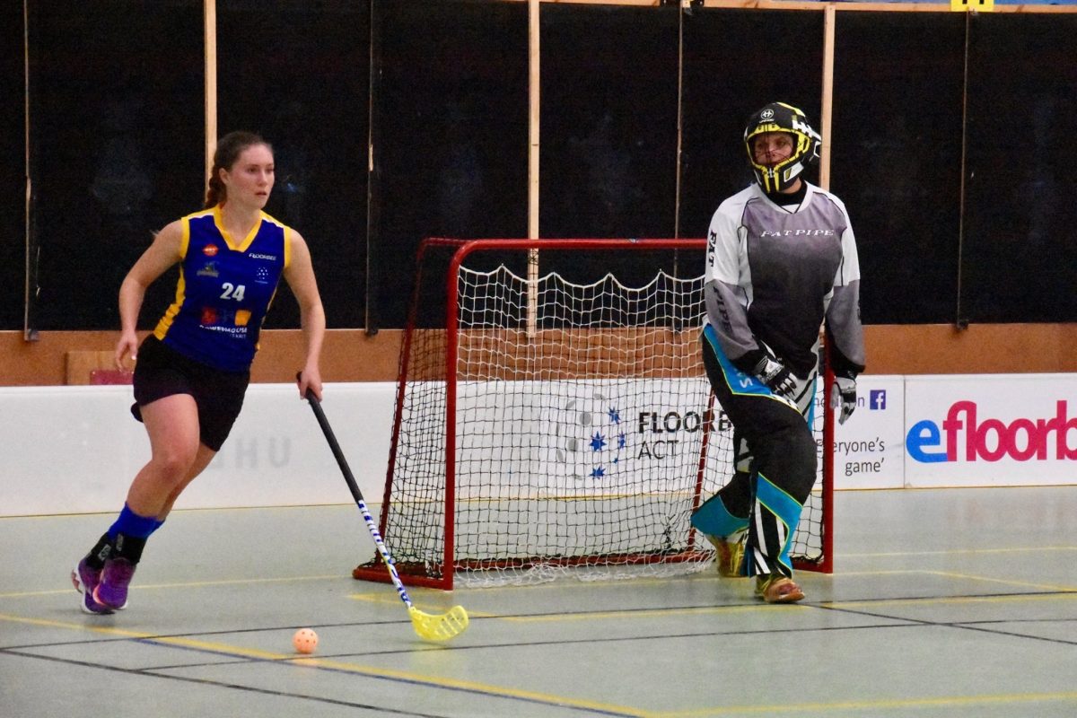 Alex playing for the Canberra Chargettes at the Canberra Floorball Open in 2017.