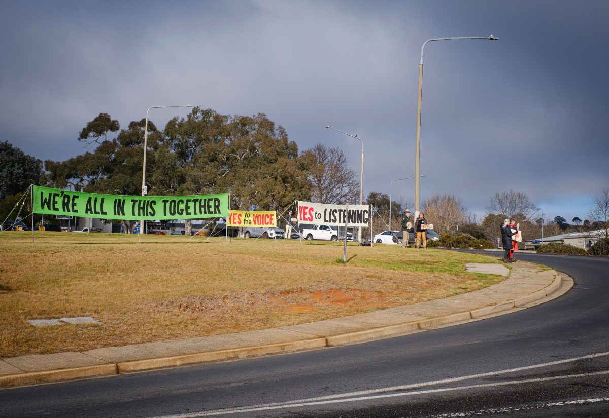 Banners support the Yes vote.