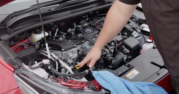 How to check the oil and windscreen water in your car