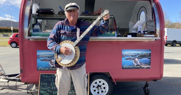 Oysters, jazz and a banjo all on show at the Capital Region Farmers Market