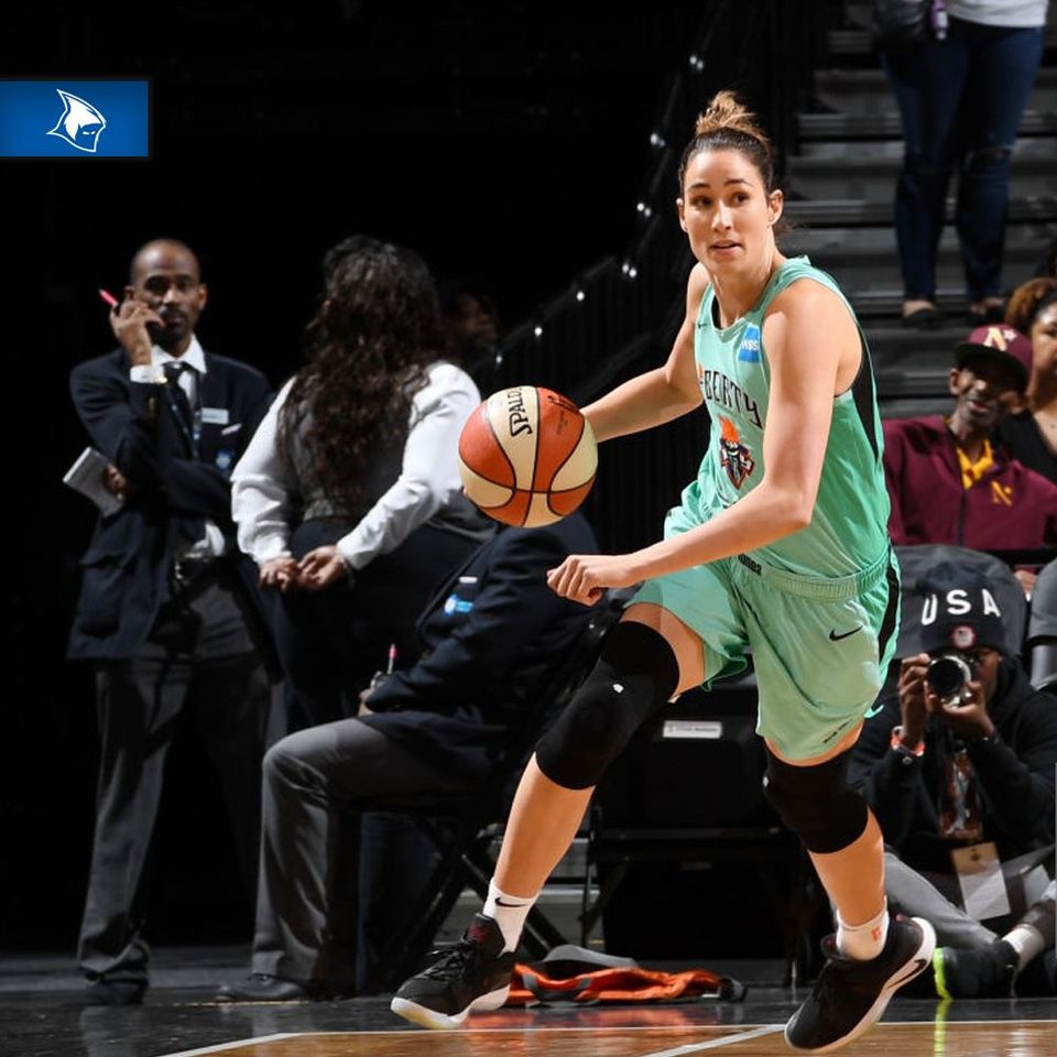 Bec Allen playing for New York Liberty