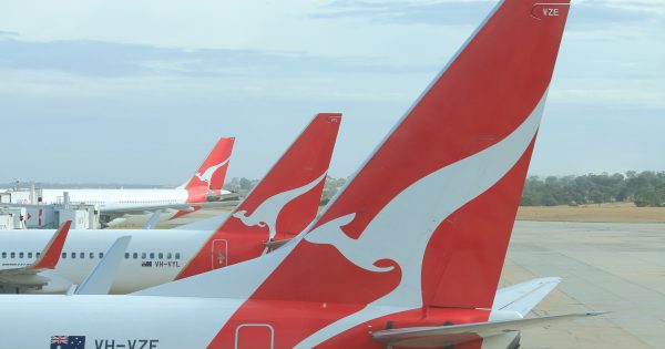 APS secretaries turn their attention to high-flying SES in the Chairman's Lounge