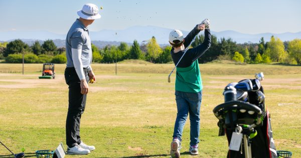 Golf pro Joel Shields giving the kids a swinging shot