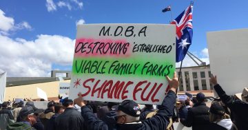 Around 3000 farmers expected at Parliament House to protest against policies that 'decimate agriculture'