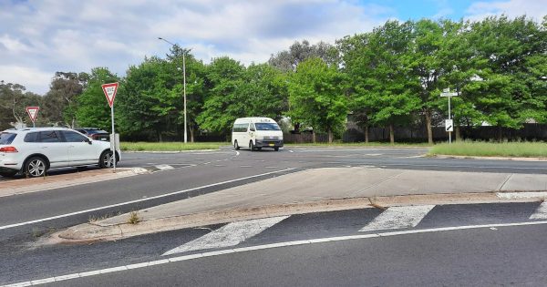 Extra traffic lights coming to Streeton Drive to tame intersections