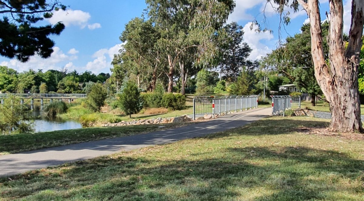 Sullivans Creek bike path