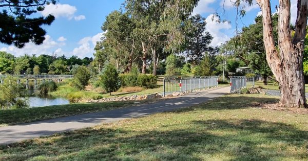 When Canberra's first bike path was built, 'extremely few people' cycled to work