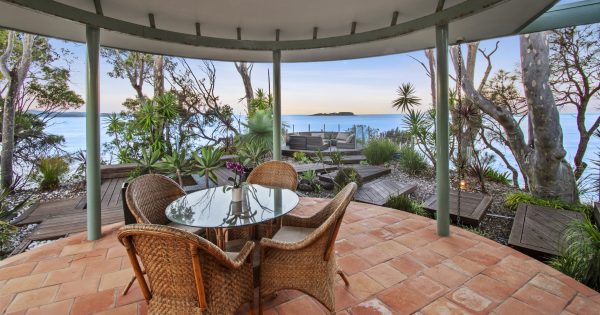 Clifftop living on a private headland is your piece of paradise