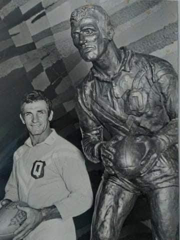 Brian Bourke immortalised in bronze at the Queanbeyan Leagues Club. Photo: Facebook.