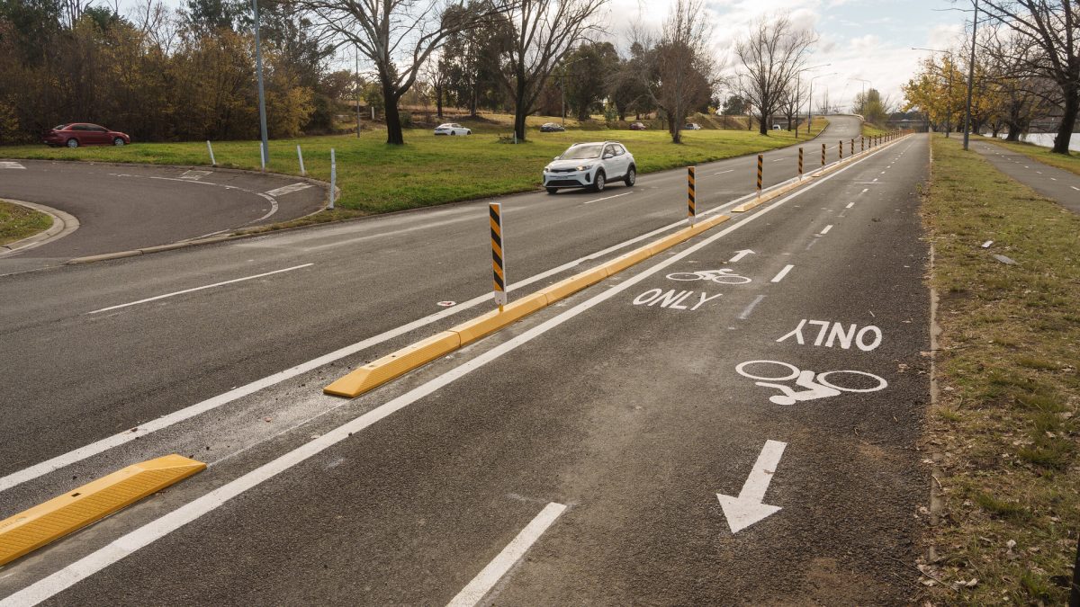 Bowen Drive separated cycle lane