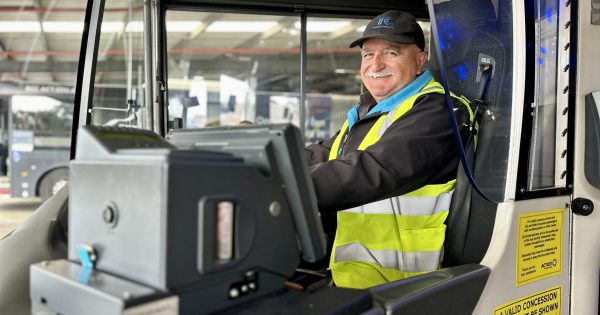 'There's never a dull moment': Canberra bus driver of 20 years shares advice for new recruits