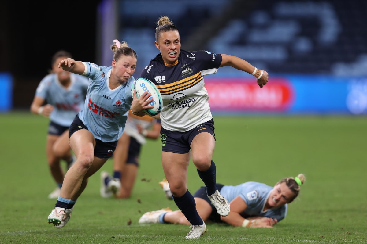 Harmony Ioane of the Brumbies runs the ball during the Super Rugby Women's Semi Final match between NSW Waratahs and ACT Brumbies at Allianz Stadium.