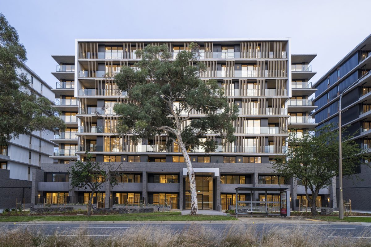 Front-facing apartment building.