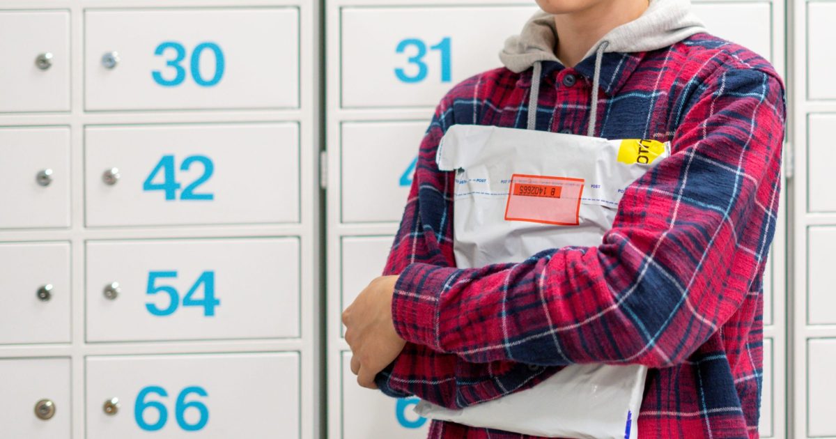 Couriers still blocking apartment foyers with bulky deliveries. What’s the solution? | Riotact