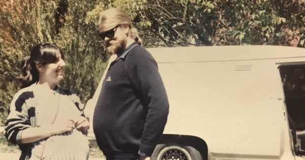 This Canberra couple sold their Holden to pay for kids - 34 years later, they'd love to get it back