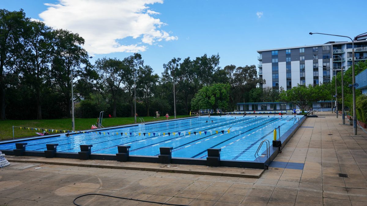 Swimming pool