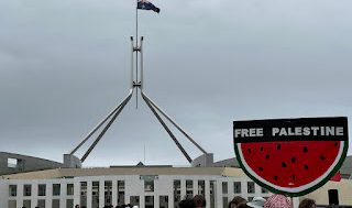 Pro-Palestine rally outside parliament as PM delivers speech inside