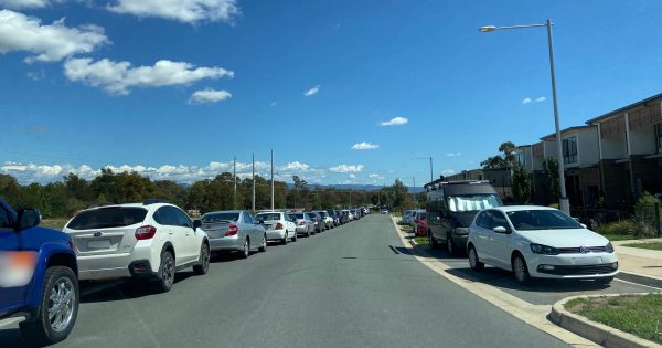 'We shouldn't need to lose a life': Lawson residents say it's time to fix their dangerous road