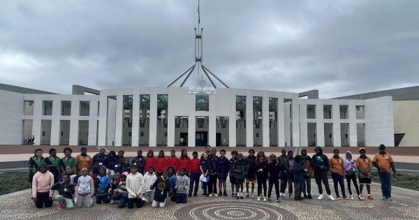 Canberra marathon legend Rob de Castella continues to inspire through the Indigenous Marathon Project