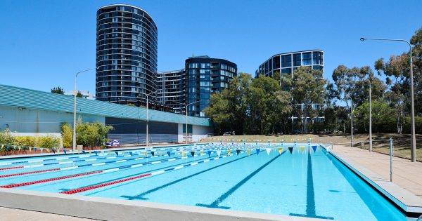 ACT Government rules a new 50-metre pool is 'unfeasible' for Woden