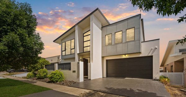 Epitome of spacious, modern, stylish living in Forde