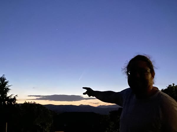 main pointing at comet