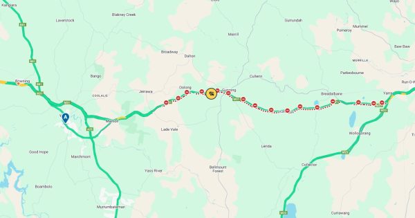 Fatal truck crash partially closes Hume Highway