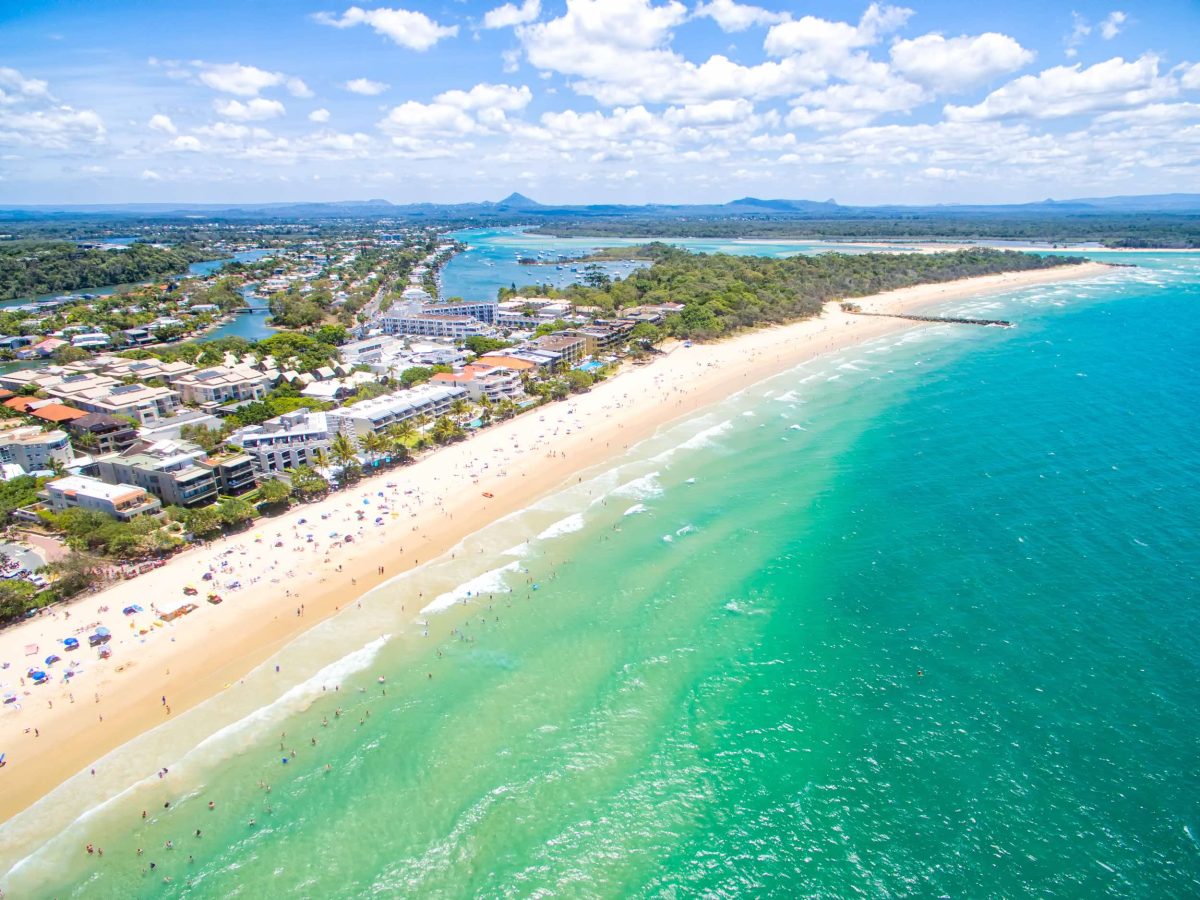 Noosa beach