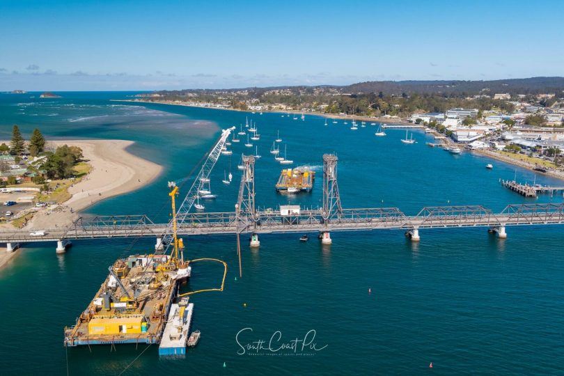 AMS1807, this 3,000 tonnes floating work platform. Photo: South Coast Pix.