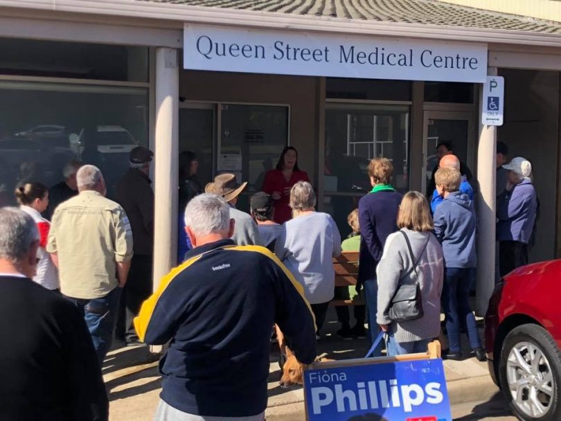 Member for Gilmore, Fiona Phillips speaks with concerned locals at Tuross Head. Photo: Fiona Phillips Facebook.