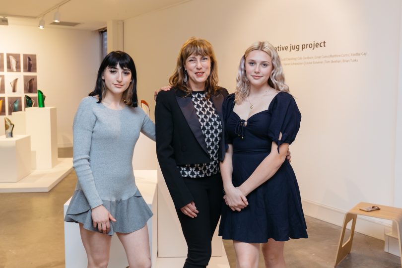 Gretel Harrison (centre), with daughters Ineska (left) and Mischa (right).