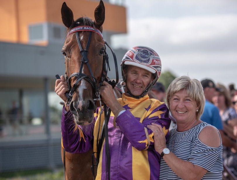 2019 Tom and Angela Hewitt Memorial winner Lets Katchmeifucan with trainer Bernie Hewitt and Cath Hewitt.