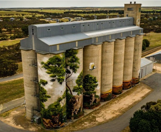 Artwork on Karoonda Viterra Silos in South Australia.