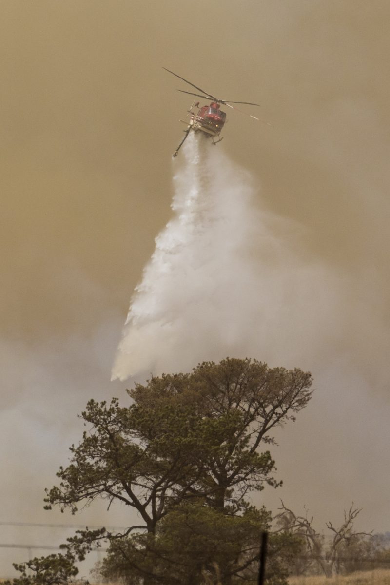 Waterbombing helicopter